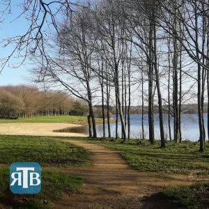 Bord du lac du Drennec.